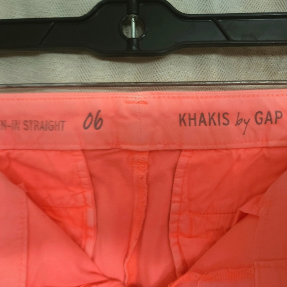 Gap (Coral colored) Broken-In Straight Khakis SIZE 6 - Picture 3 of 4
